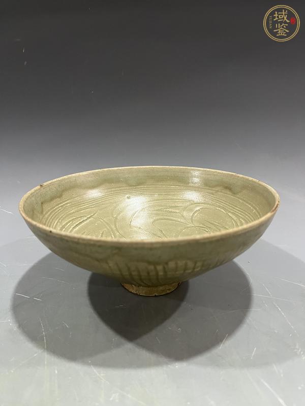 古玩陶瓷青瓷刻花碗真品鑒賞圖
