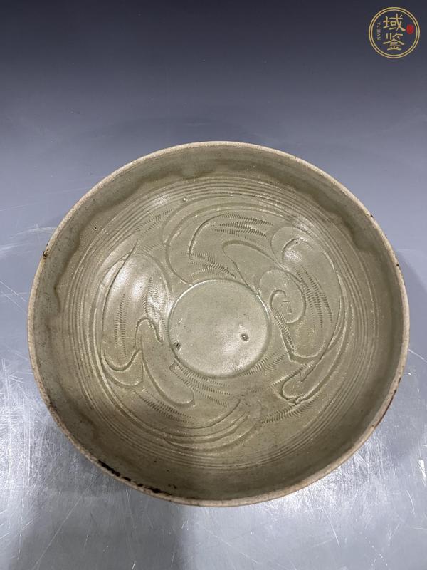 古玩陶瓷青瓷刻花碗真品鑒賞圖
