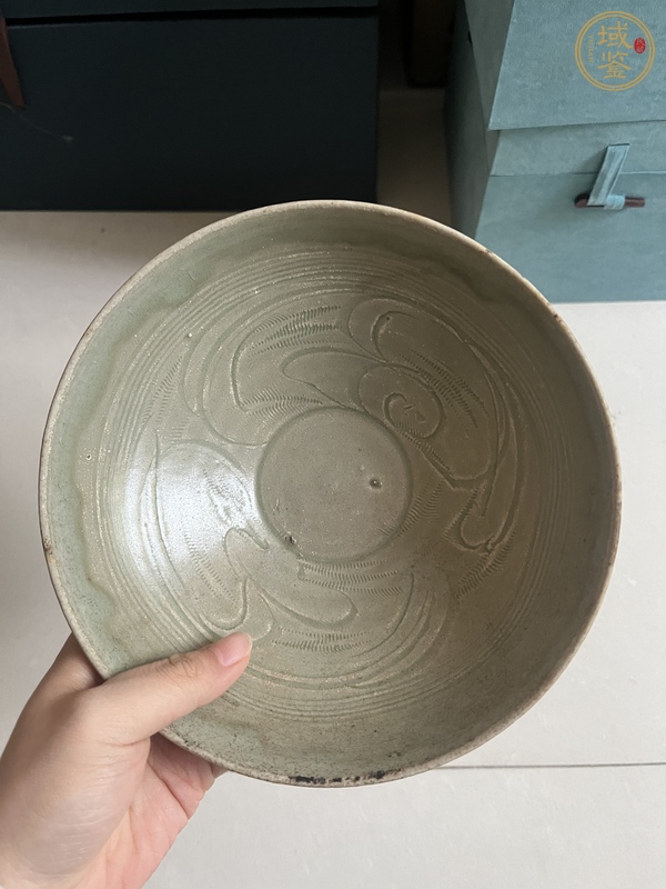 古玩陶瓷青瓷刻花碗真品鑒賞圖