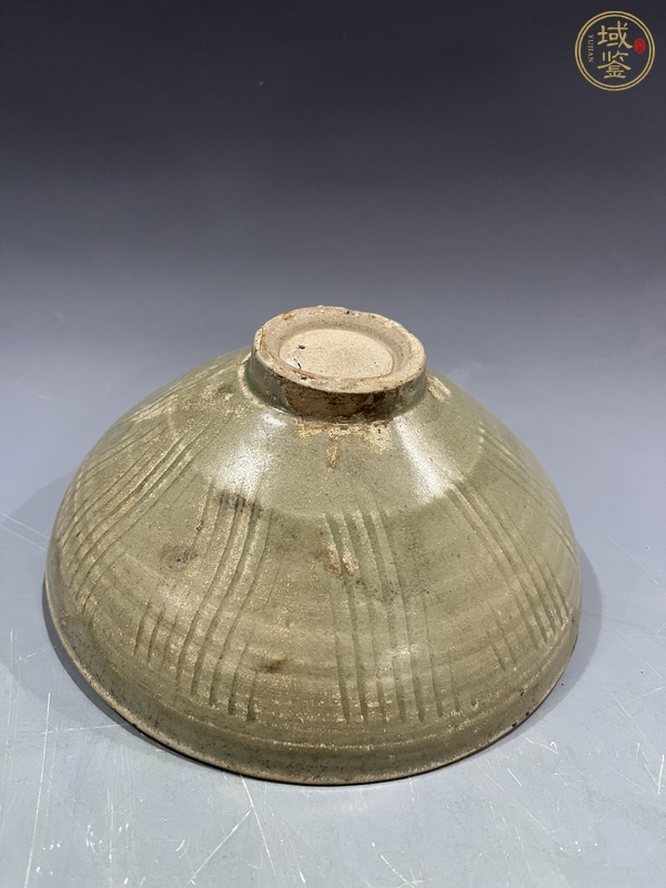 古玩陶瓷青瓷刻花碗真品鑒賞圖