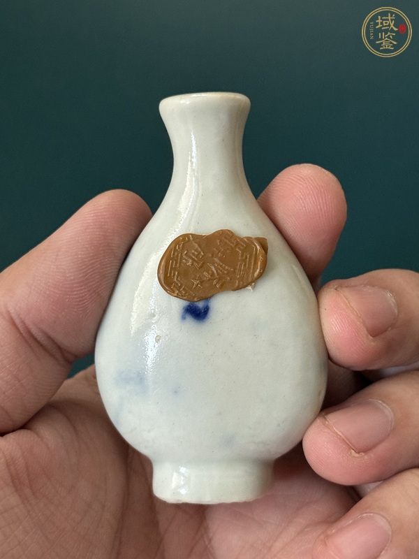 古玩陶瓷人物紋青花鼻煙壺真品鑒賞圖