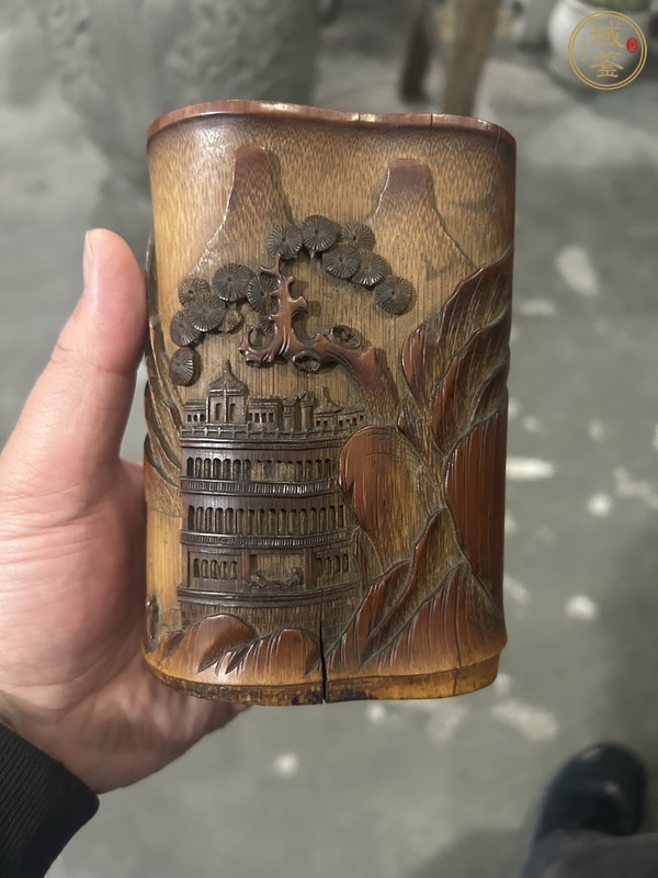 古玩竹雕筆筒真品鑒賞圖
