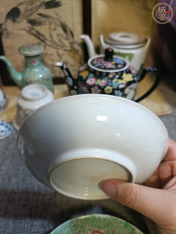 古玩陶瓷松石綠地粉彩福壽紋盤真品鑒賞圖