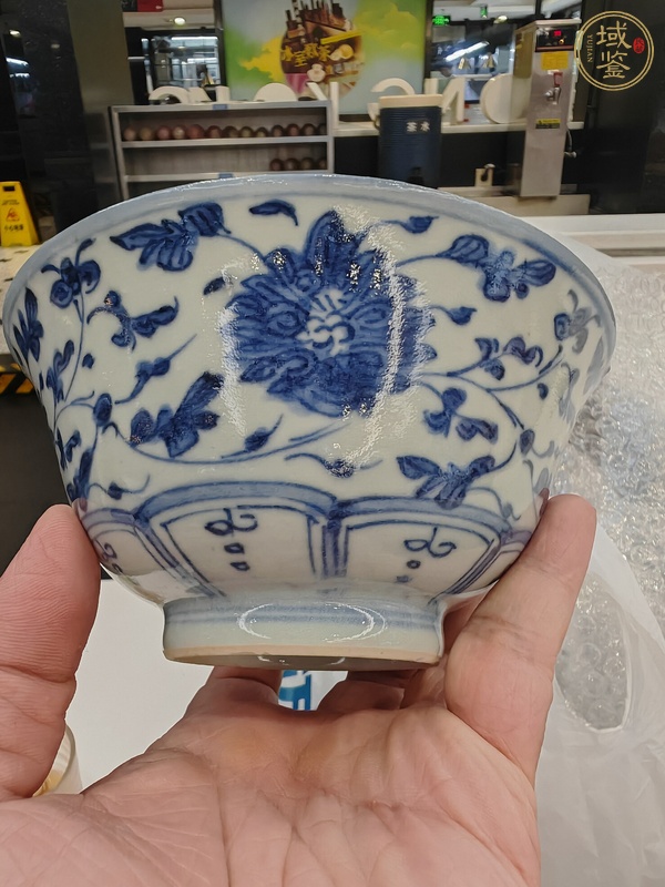 古玩陶瓷清中期青花碗真品鑒賞圖