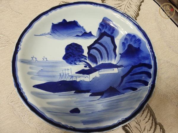 古玩陶瓷山水紋青花盤真品鑒賞圖