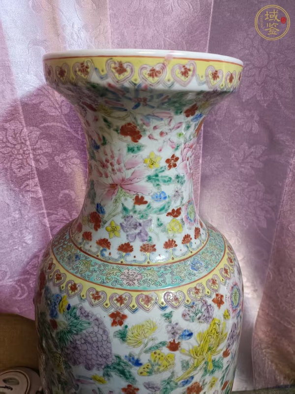 古玩陶瓷粉彩花卉紋盤口瓶真品鑒賞圖