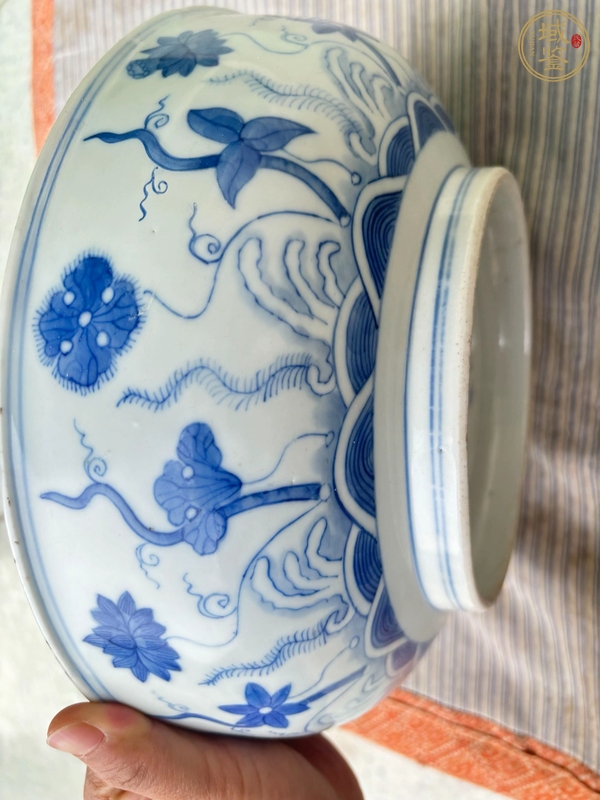 古玩陶瓷青花荷蓮紋墩式碗，注意品相真品鑒賞圖