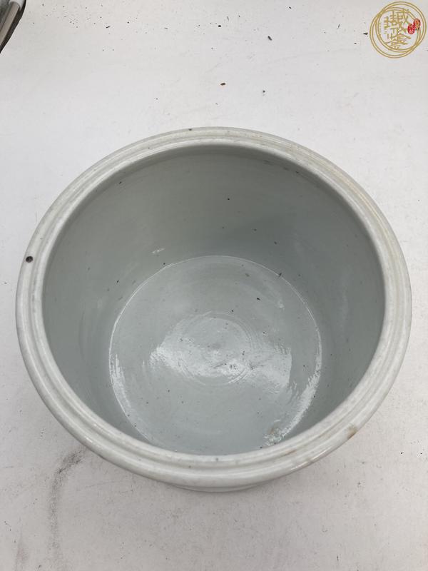 古玩陶瓷龍紋青花三足筒式香爐真品鑒賞圖