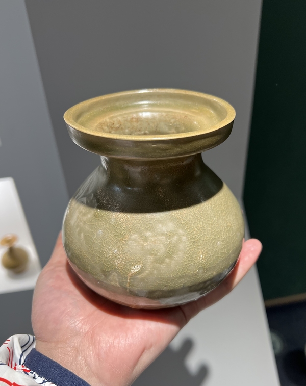 古玩陶瓷兩晉南北朝越窯青瓷盤口壺拍賣，當(dāng)前價(jià)格12000元