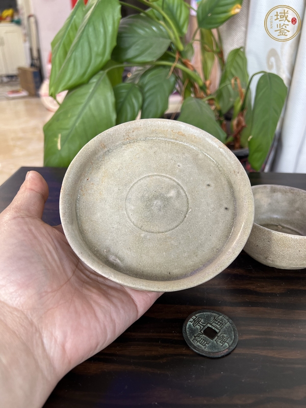 古玩陶瓷越窯青瓷杯和托真品鑒賞圖