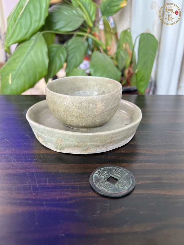 古玩陶瓷越窯青瓷杯和托真品鑒賞圖