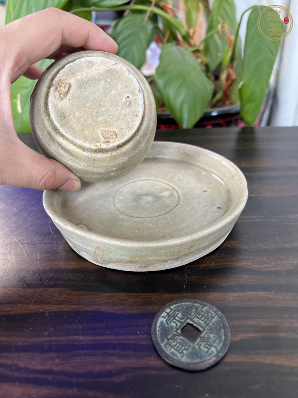 古玩陶瓷越窯青瓷杯和托真品鑒賞圖