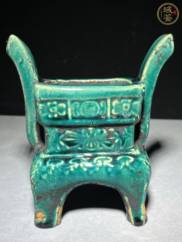 古玩陶瓷孔雀藍(lán)釉香爐真品鑒賞圖