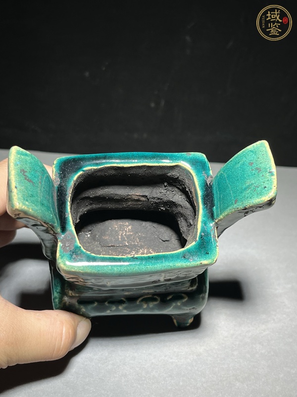 古玩陶瓷孔雀藍(lán)釉香爐真品鑒賞圖
