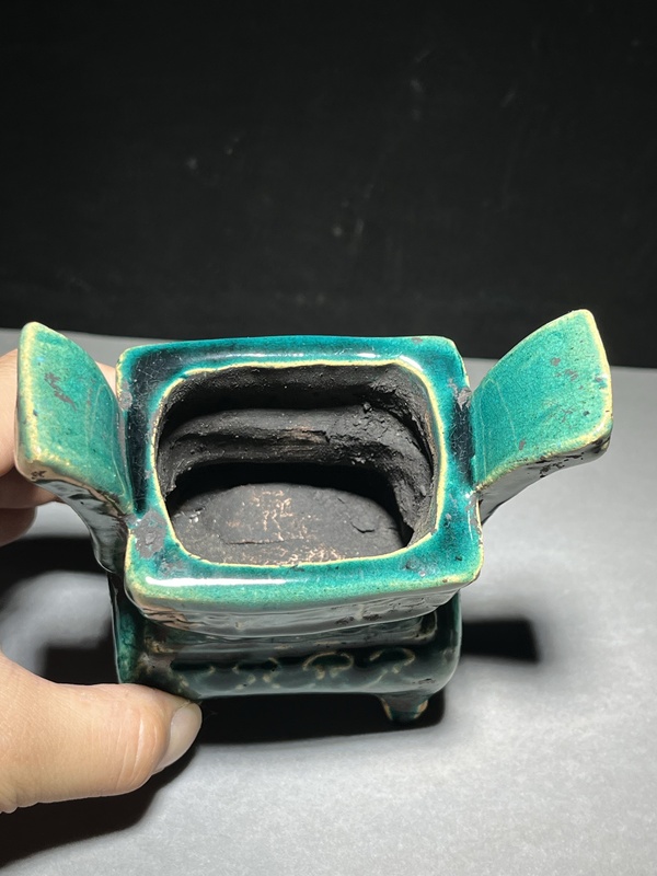 古玩陶瓷孔雀藍(lán)釉香爐拍賣(mài)，當(dāng)前價(jià)格800元