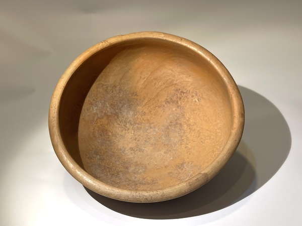 古玩陶瓷馬家窯文化馬家窯類型磨光陶盆拍賣，當(dāng)前價(jià)格3600元