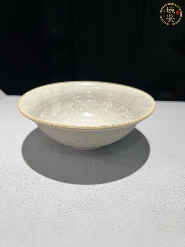 古玩陶瓷青白釉花卉紋碗真品鑒賞圖