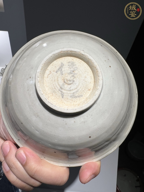 古玩陶瓷青白釉花卉紋碗真品鑒賞圖