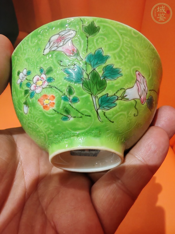 古玩陶瓷日本明治綠釉杯真品鑒賞圖