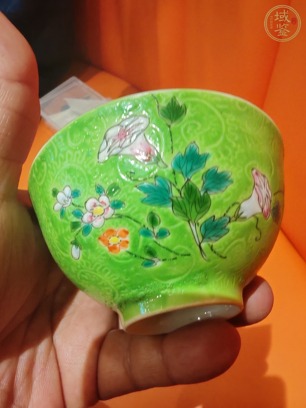 古玩陶瓷日本明治綠釉杯真品鑒賞圖