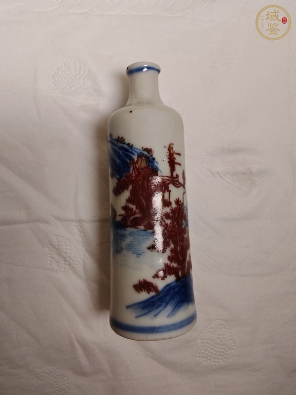 古玩陶瓷清中晚·青花釉里紅山水垂釣圖鼻煙壺 真品鑒賞圖