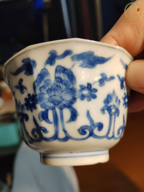 古玩陶瓷清康熙 青花花卉紋杯真品鑒賞圖