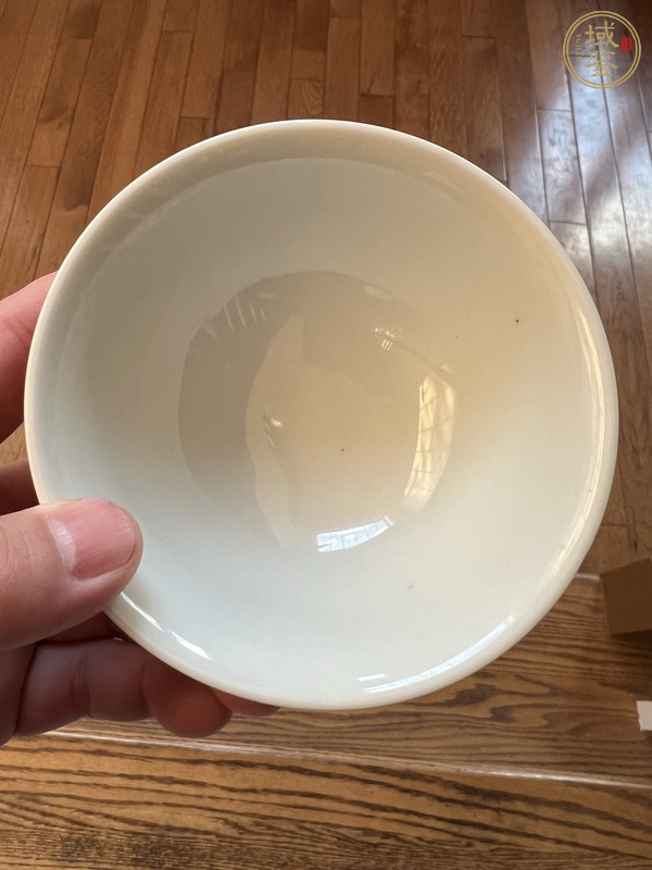 古玩陶瓷黃地粉彩福壽紋碗真品鑒賞圖