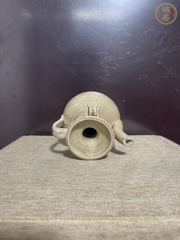 古玩陶瓷黃褐釉執(zhí)壺真品鑒賞圖