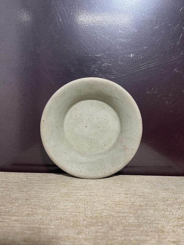 古玩轉(zhuǎn)賣元龍泉青瓷盤拍賣,當(dāng)前價(jià)格1800元