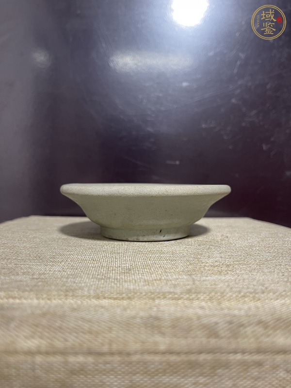 古玩陶瓷龍泉青瓷盤真品鑒賞圖