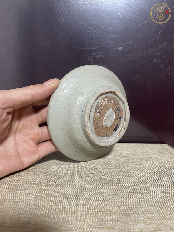 古玩陶瓷龍泉青瓷盤真品鑒賞圖