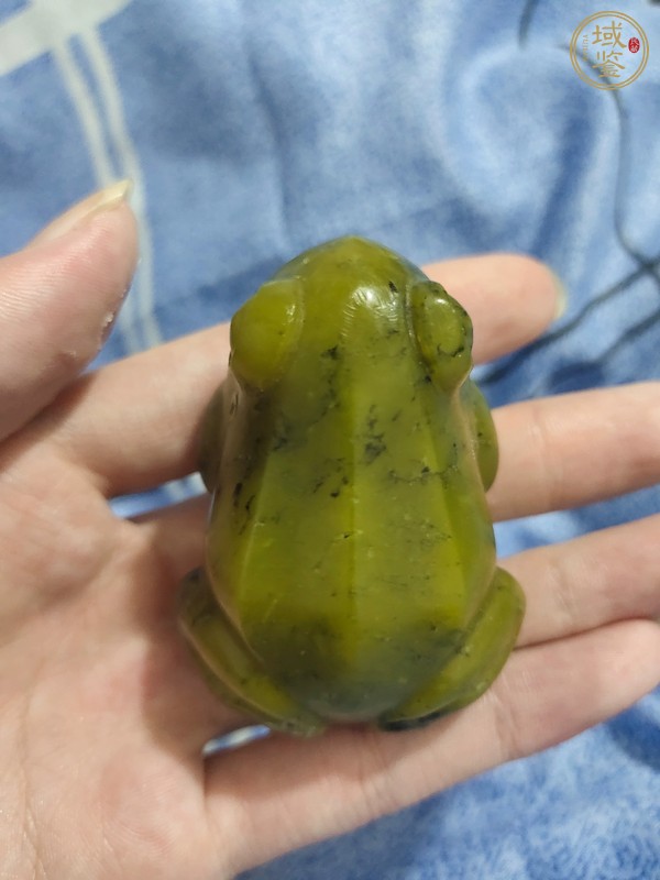 古玩玉器獨(dú)山玉雕“青蛙”把件真品鑒賞圖