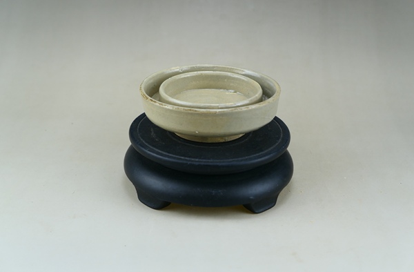 古玩轉(zhuǎn)賣明代.龍泉窯青瓷托盤拍賣，當(dāng)前價(jià)格1188元