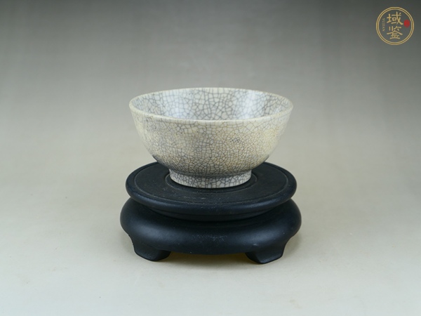 古玩陶瓷哥釉茶碗真品鑒賞圖