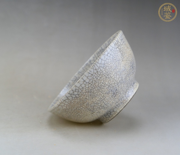 古玩陶瓷哥釉茶碗真品鑒賞圖