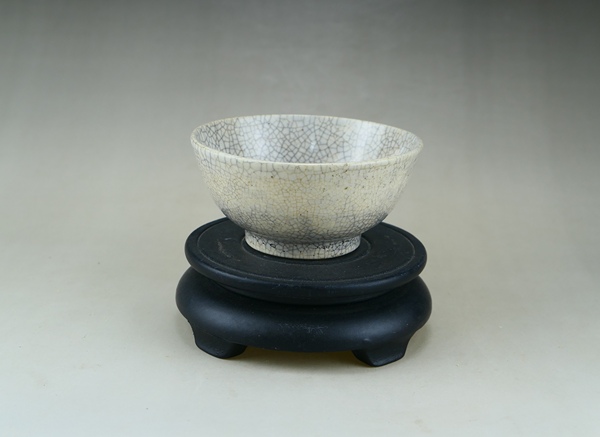古玩陶瓷清晚期.哥釉茶碗拍賣，當(dāng)前價(jià)格67元