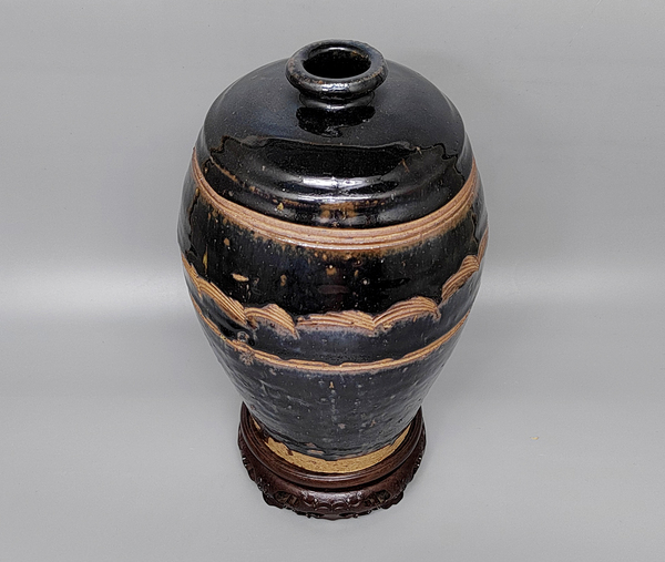 古玩陶瓷明代窯釉變刻水波紋梅瓶拍賣，當(dāng)前價(jià)格228元