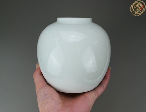 古玩陶瓷白釉茶葉罐真品鑒賞圖