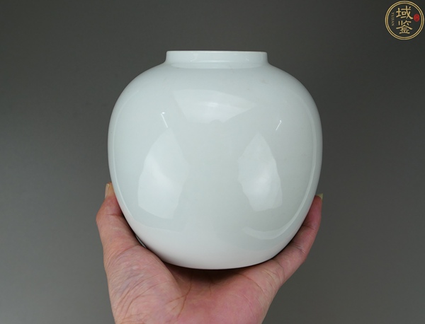 古玩陶瓷清末民初.白釉茶葉罐拍賣，當(dāng)前價(jià)格100元
