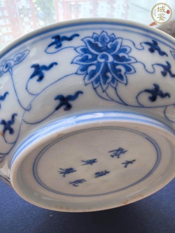 古玩陶瓷青花纏枝蓮盤真品鑒賞圖
