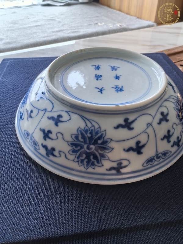 古玩陶瓷青花纏枝蓮盤真品鑒賞圖