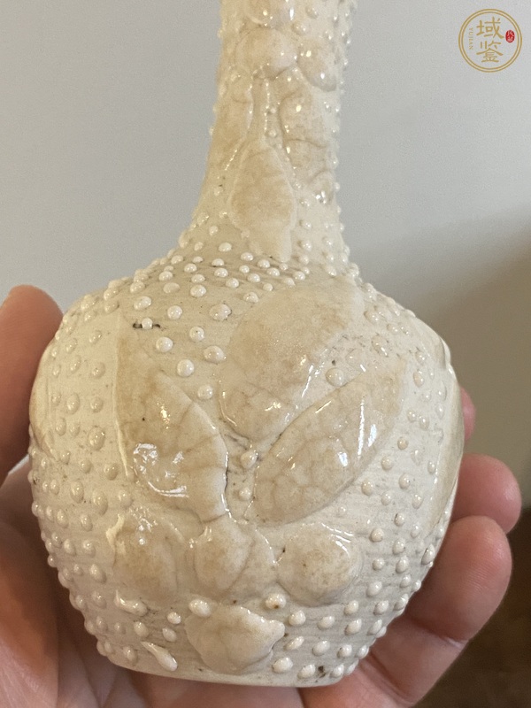 古玩陶瓷白釉珍珠地天球瓶真品鑒賞圖