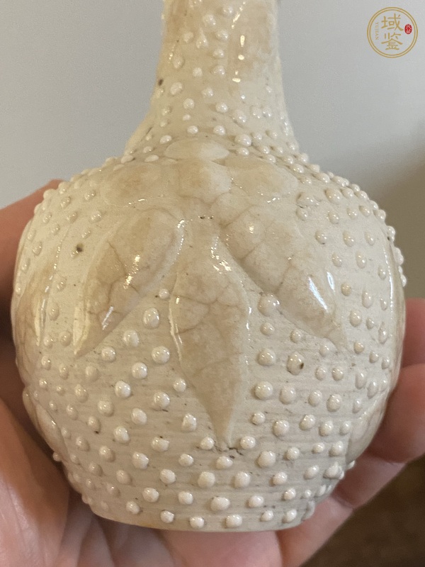 古玩陶瓷白釉珍珠地天球瓶真品鑒賞圖