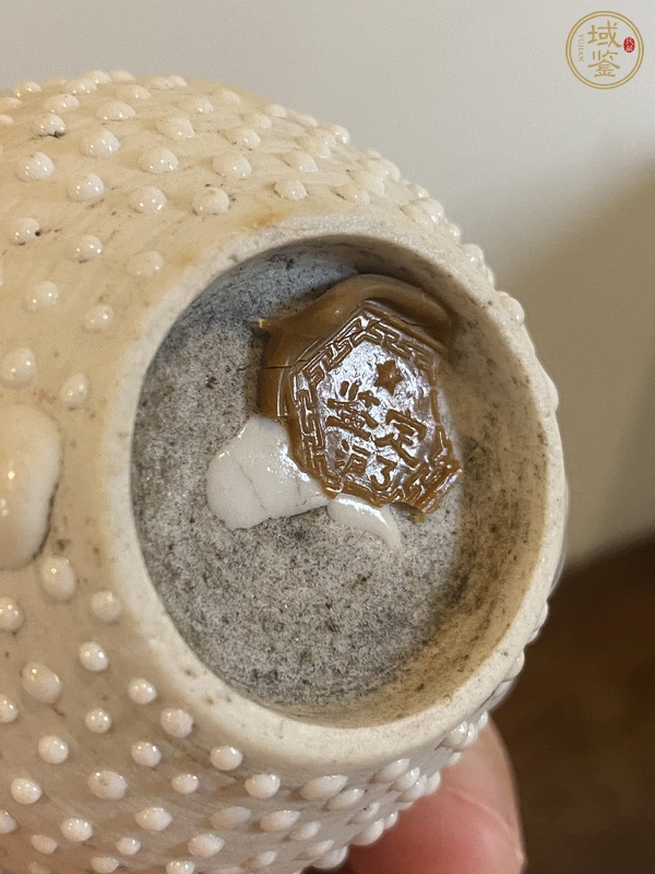 古玩陶瓷白釉珍珠地天球瓶真品鑒賞圖