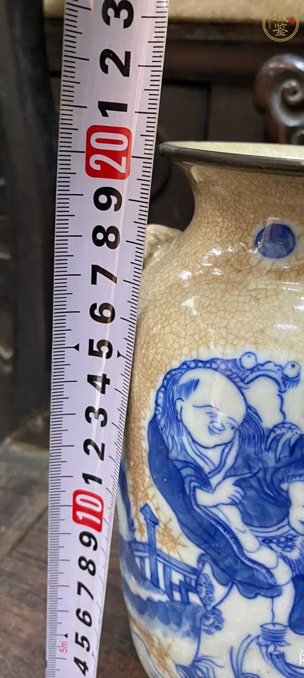 古玩陶瓷哥釉青花劉海戲金蟾圖燈籠瓶真品鑒賞圖