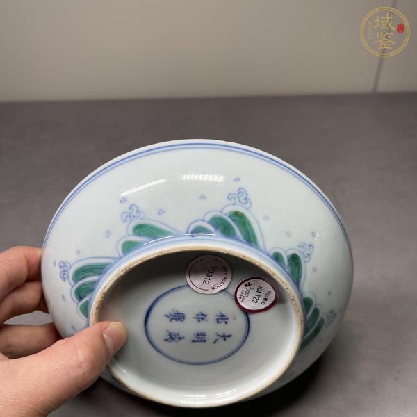 古玩陶瓷青花斗彩魚化龍紋臥盤真品鑒賞圖