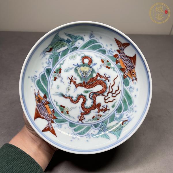 古玩陶瓷青花斗彩魚化龍紋臥盤真品鑒賞圖
