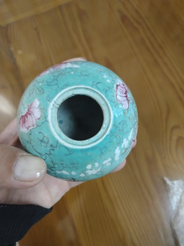 古玩陶瓷松石綠粉彩花卉紋罐拍賣(mài)，當(dāng)前價(jià)格3000元