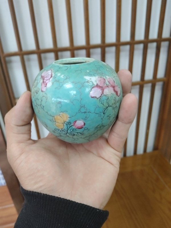 古玩陶瓷松石綠粉彩花卉紋罐拍賣(mài)，當(dāng)前價(jià)格3000元