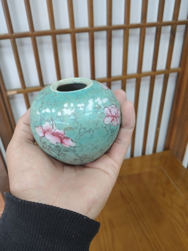 古玩陶瓷松石綠粉彩花卉紋罐拍賣(mài)，當(dāng)前價(jià)格3000元